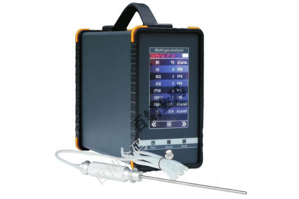 攜帶采樣手柄的復合氣體檢測儀.jpg 攜帶采樣手柄的復合氣體檢測儀.jpg
